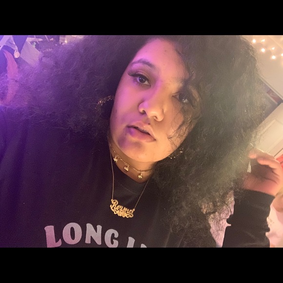 Meet your Posher, Reyna - Picture 1 of 1